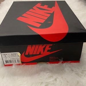 Jordan Carmine Retro 1's GS Size 5 Women's 6.5